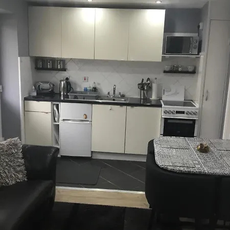 Ground Floor Hillview 2 Bedroom Apartment Brean Exterior photo